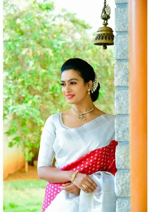 Pink_Embellished_Bollywood_Jacquard_Saree_(Pink)